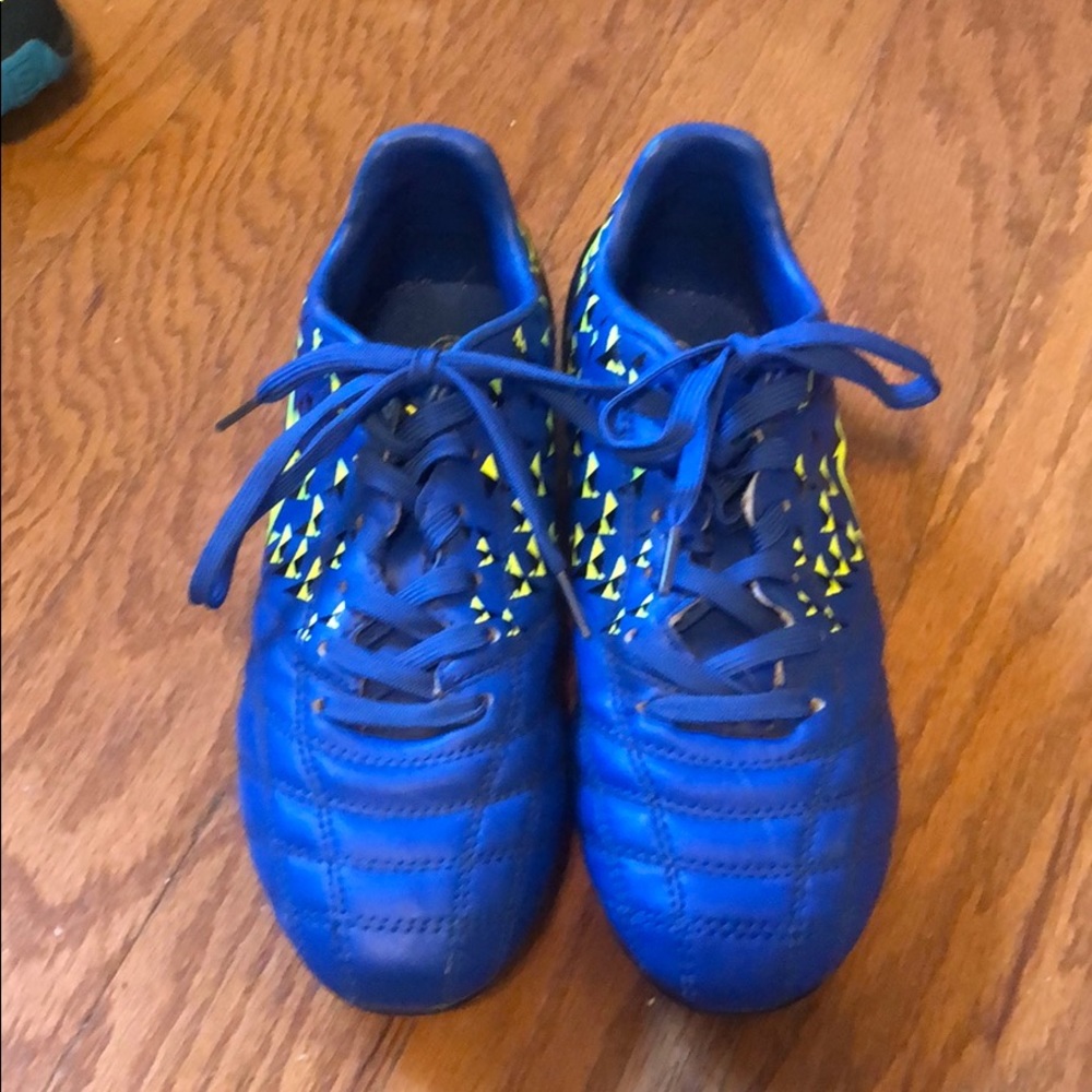 Boys soccer shoes